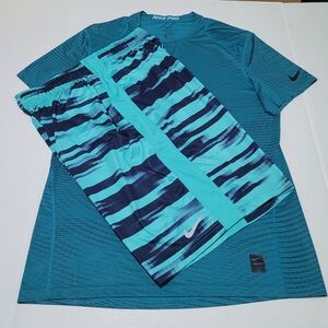 Nike Pro Blue and Navy Striped Active Set